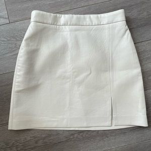 Aritzia Wilfred Patio Mini Skirt